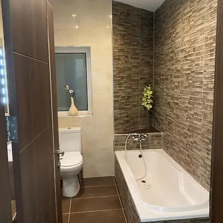 Three Bedroom In Heart Of Qawra *