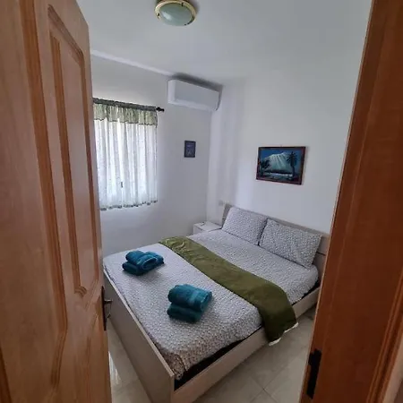 Three Bedroom In Heart Of Qawra Lejlighed