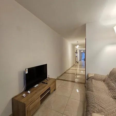 Three Bedroom In Heart Of Qawra Lejlighed