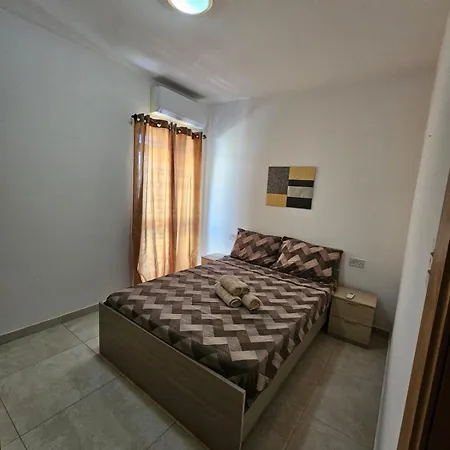 Lejlighed Three Bedroom In Heart Of Qawra *